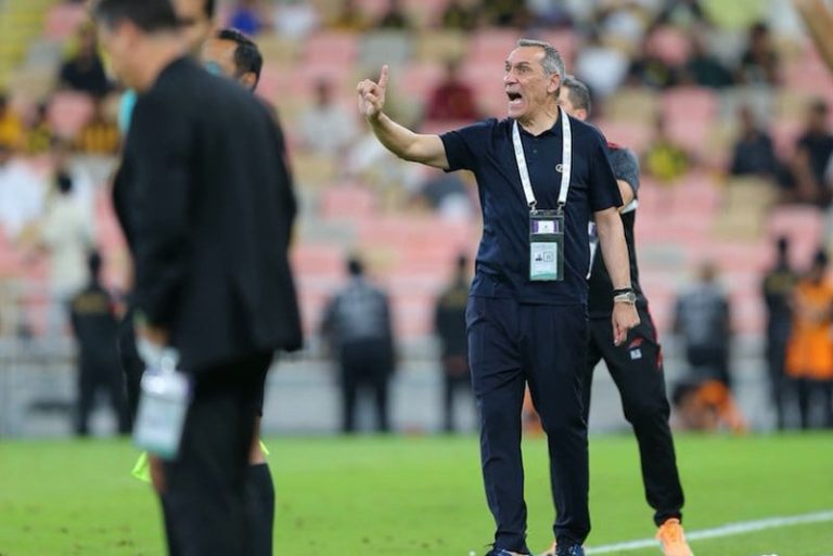 مكونات نادي الوحدة السعودي بلا رواتب