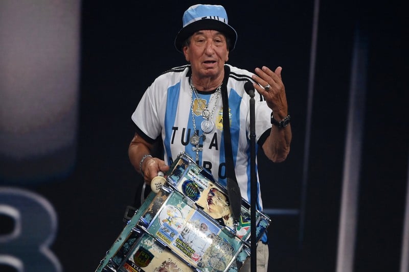 وفاة الأرجنتيني تولا .. "أفضل مشجع لكرة القدم في العالم" وفاة الأرجنتيني تولا .. "أفضل مشجع لكرة القدم في العالم"