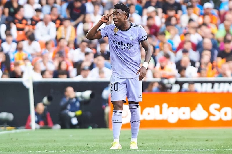 الليغا تحقق في إساءة جديدة ضد فينيسيوس