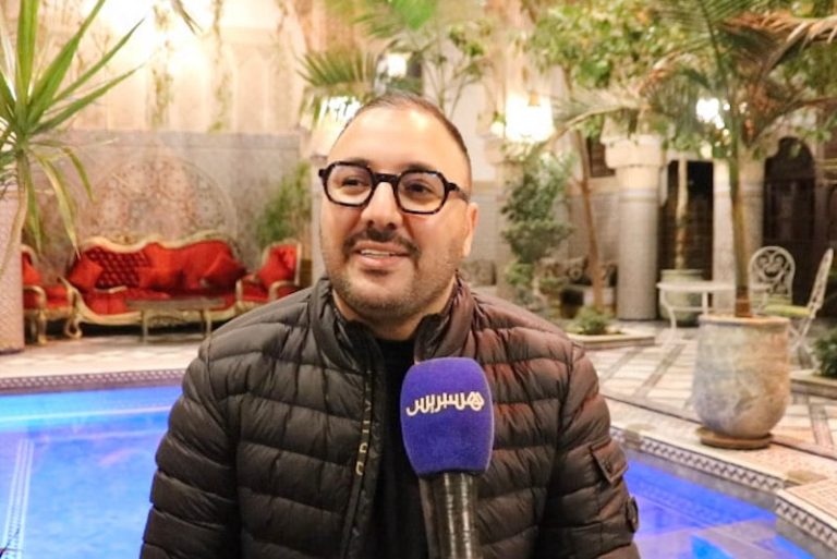 أوعابد "إيكو": عرض "الحب" يتميز بالشمولية .. ولا أفهم كثيرا في السياسة