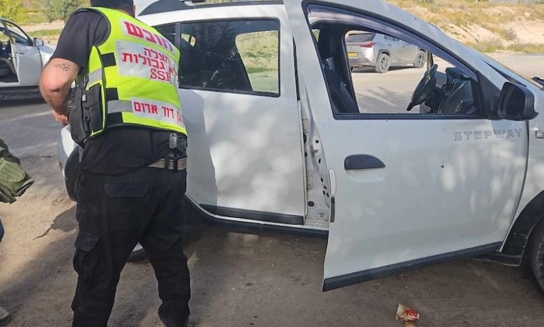 إطلاق نار يستهدف حافلة مدرسية إسرائيلية إطلاق نار يستهدف حافلة مدرسية إسرائيلية