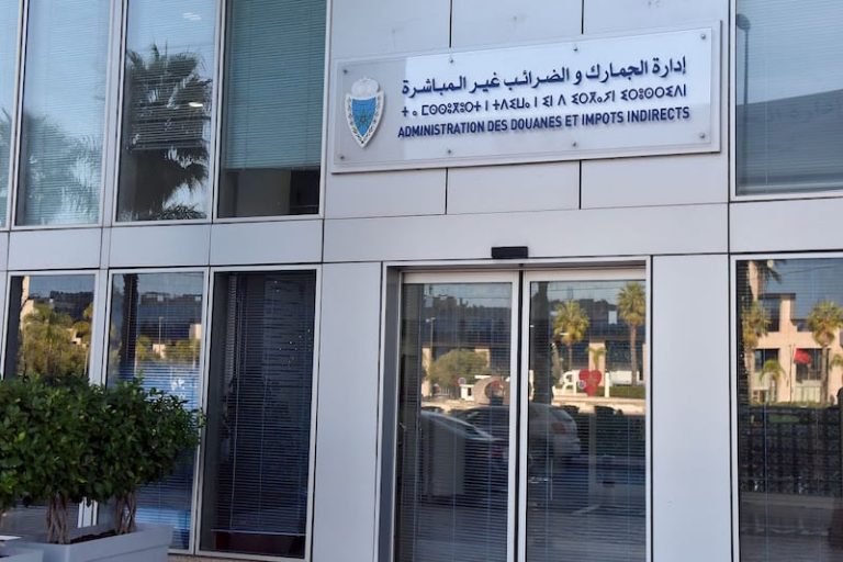 التصدي للتلاعب بعمليات الاستيراد يدفع الجمارك إلى التعاقد مع شركة خاصة