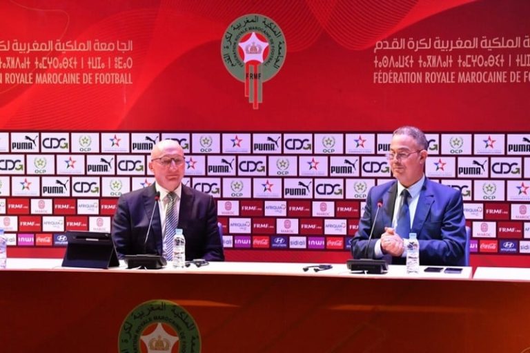 الجامعة تمدد عقد المدير التقني بويفيلد