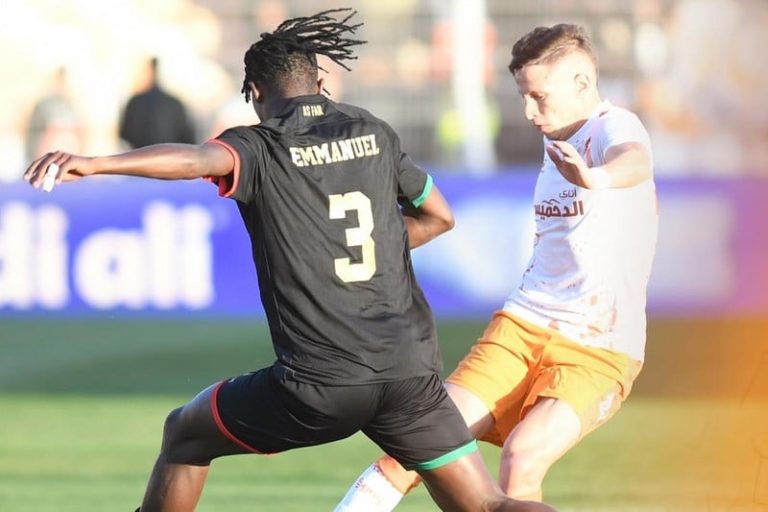 الجيش يتصدر الدوري على حساب بركان