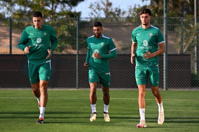 الركراكي يكشف حل مشكل الظهير الأيسر