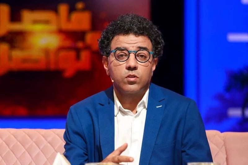 العشابي ينسج مقالب "فاصل ونواصل" العشابي ينسج مقالب "فاصل ونواصل"