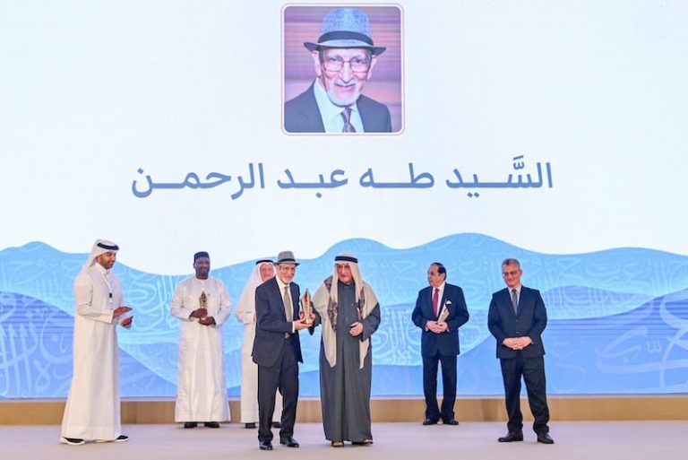 الفيلسوف طه عبد الرحمن يحظى بتكريم