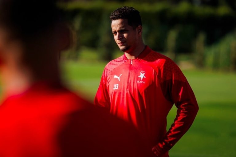اللاعب إحتارين يراكم المتاعب بالتشيك