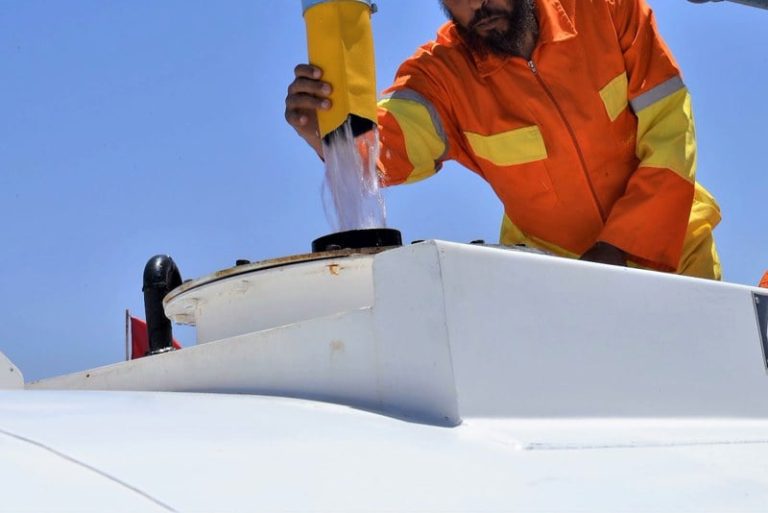 المغرب يقتني شاحنات صهريجية ومحطات متنقلة لتحلية المياه لمواجهة الجفاف