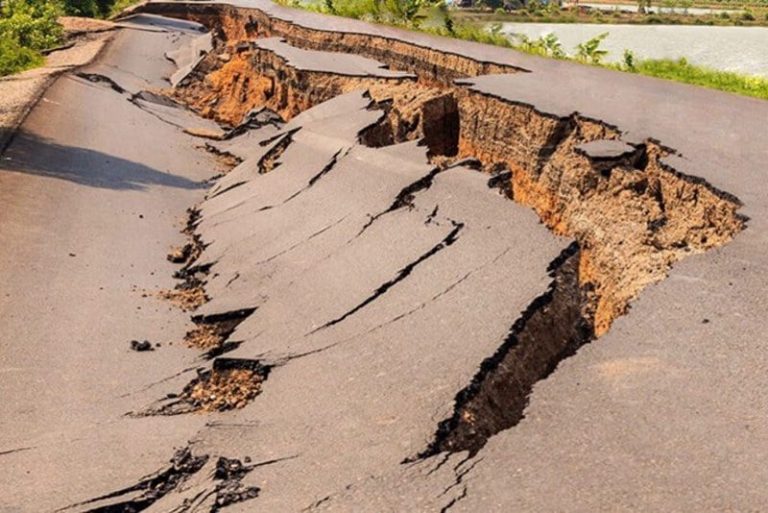 زلزال بقوة 6.9 درجات يضرب غينيا الجديدة