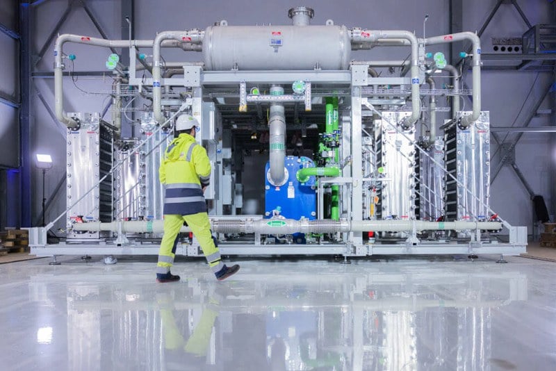 عرض المغرب في مشاريع الطاقة والهيدروجين الأخضر يغري شركات فرنسية