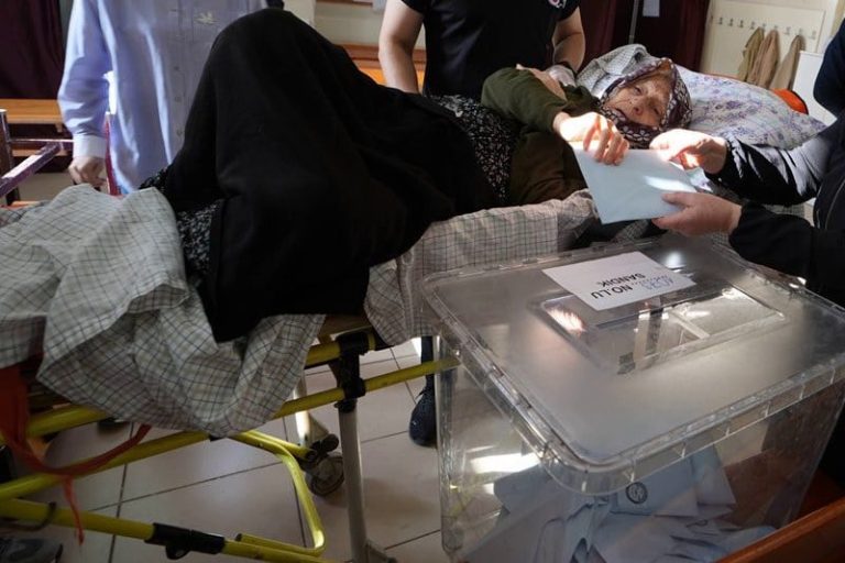 قتيل و12 جريحا في انتخابات تركيا البلدية