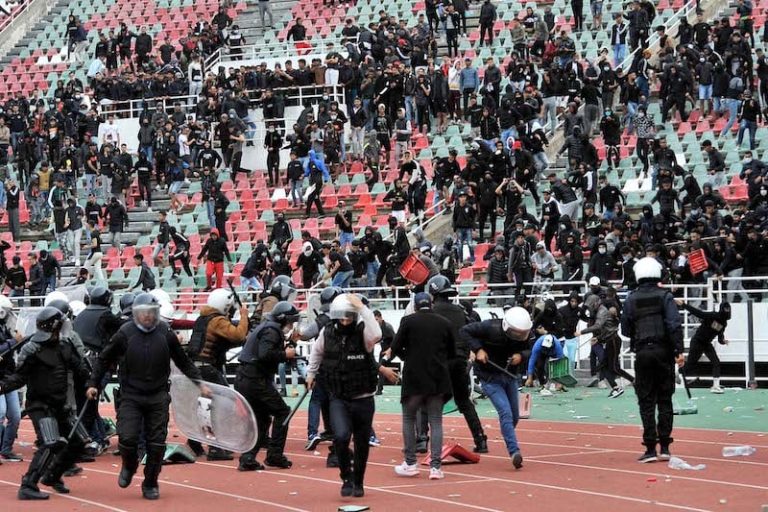 لجان محلية تتصدى لشغب الملاعب .. وآليات جديدة تهم التذاكر والجماهير