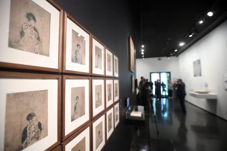 لقاء يوحّد صوت الأروقة و"مزادات فنية"