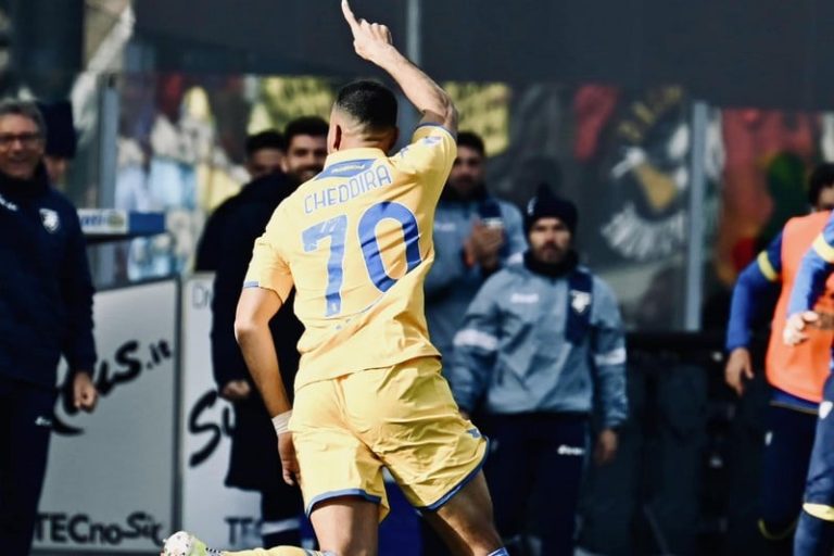 مدرب "فروزينوني" الإيطالي ينوه بشديرة