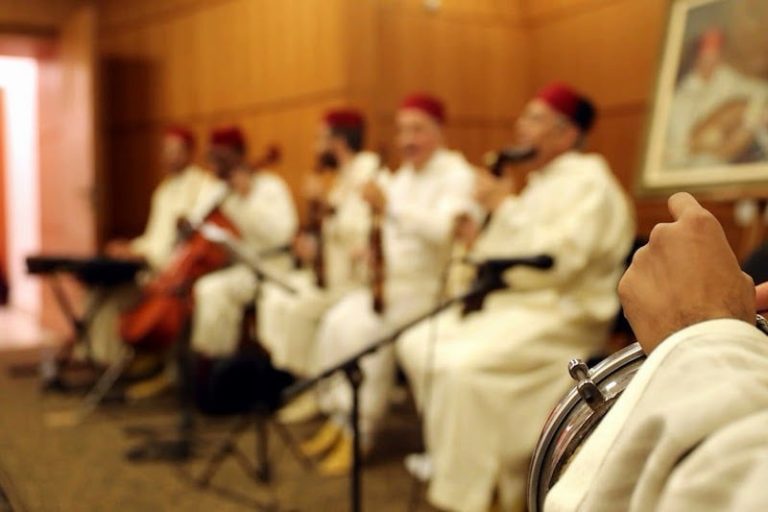 وصلات أندلسية مغربية تمتع الإيرلنديين