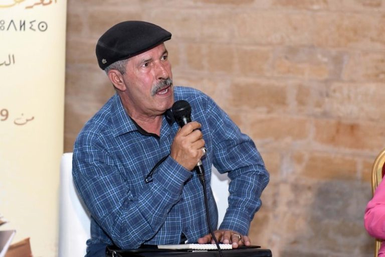 يقطين يملي سيرة ذاتية.. تميّز أكاديمي من "الكاريان" إلى "الجوائز البارزة"