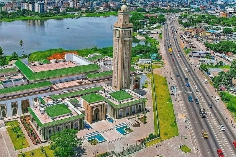 أبيدجان تفتتح مسجد محمد السادس أبيدجان تفتتح مسجد محمد السادس