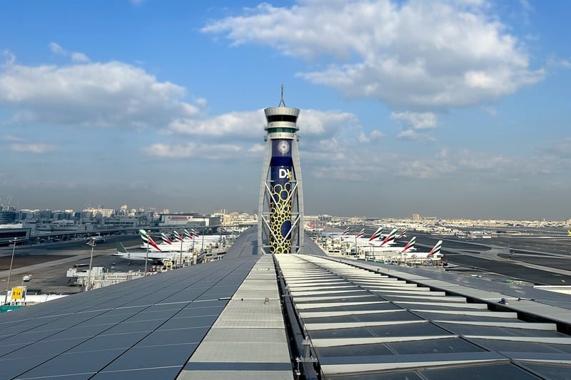 اشتغال جزئي لمطار دبي بعد الفيضانات اشتغال جزئي لمطار دبي بعد الفيضانات