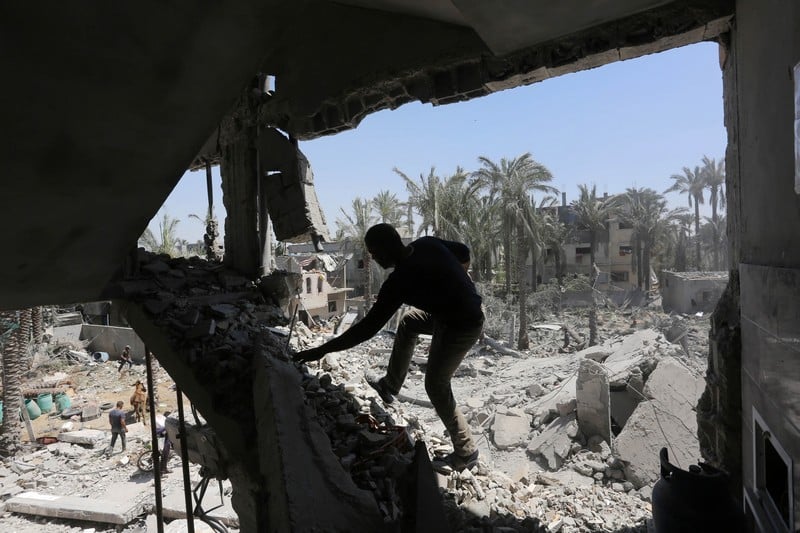 عدد القتلى يلامس 34 ألفا بقطاع غزة عدد القتلى يلامس 34 ألفا بقطاع غزة