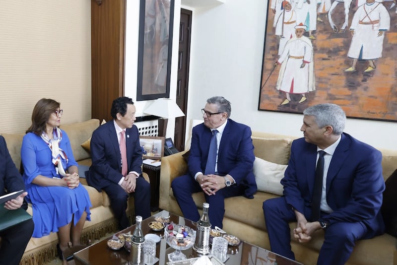 مباحثات تجمع رئيس الحكومة ومدير