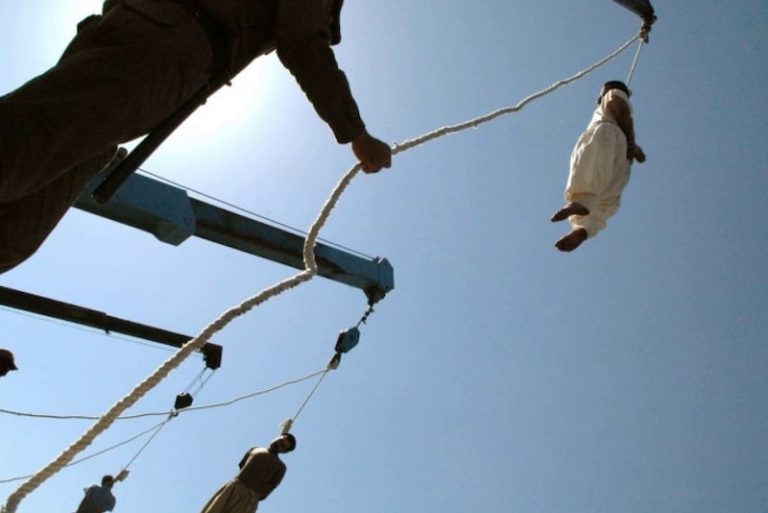 إعدام 14 مواطنا أفغانيا في سجون إيرانية