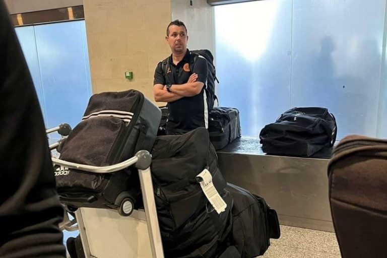 الجزائر تُصادر أمتعة نهضة بركان وتحتجز اللاعبين بسبب خريطة المغرب