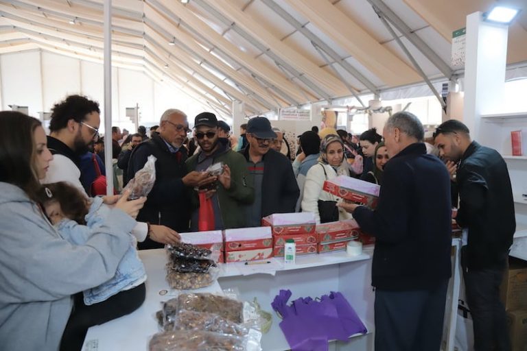 الفكُّوس وبوستحمّي وأزيزا .. تمور المغرب تحظى بالإقبال في معرض الفلاحة