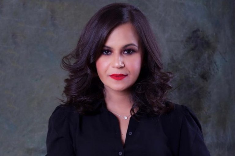 الممثلة ماريا لالواز تطل من بوابة الكوميديا