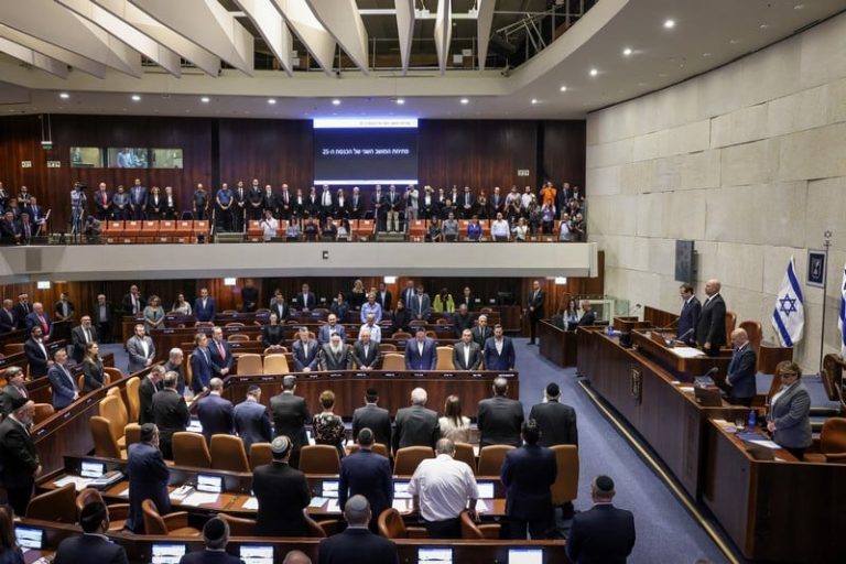 برلمان إسرائيل يقر قانونا يحظر قناة الجزيرة
