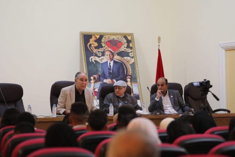 جامعة وجدة تحتفي بالأديب أحمد بوزفور