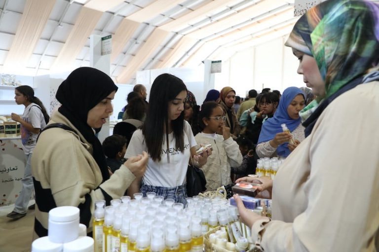 رغم ارتفاع الأسعار .. منتوجات شجرة أركان تجذب زاور المعرض الدولي للفلاحة