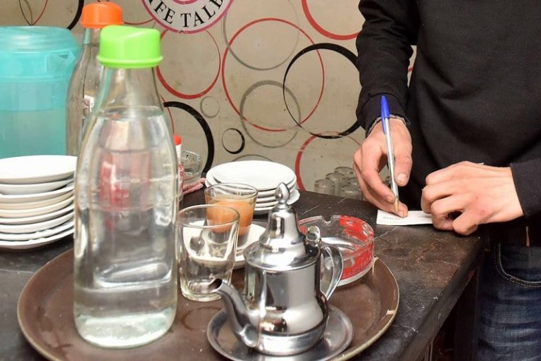 زيادات جديدة في أسعار المشروبات تقسم أرباب المقاهي والمطاعم بالمغرب