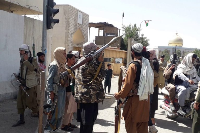 ستة قتلى في هجوم على مسجد بأفغانستان