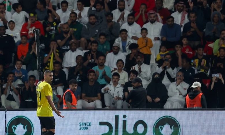 صاحب واقعة “السوط” يساند حمد الله صاحب واقعة “السوط” يساند حمد الله