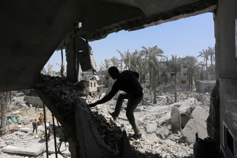 عدد القتلى يلامس 34 ألفا بقطاع غزة