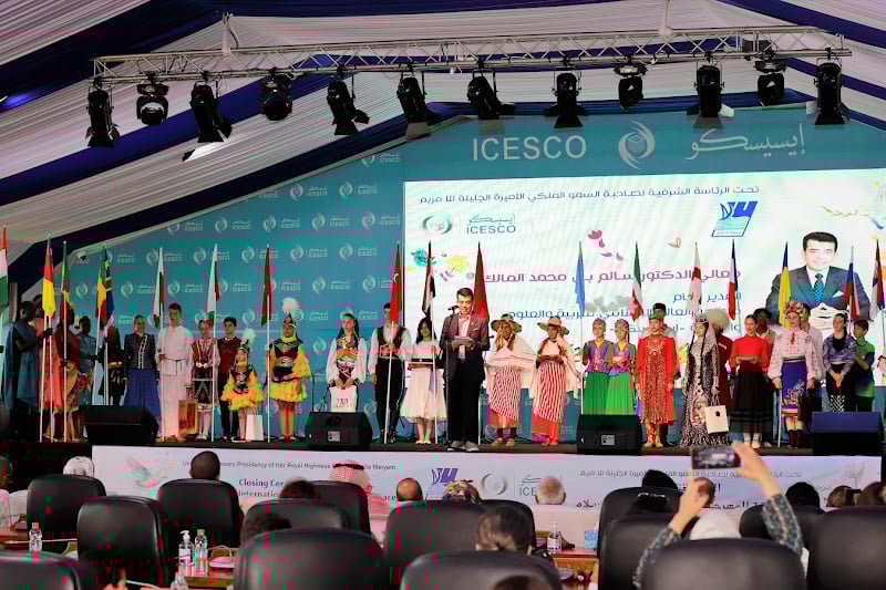 كتاب يقارب استثمار "إيسيسكو" في الإنسان