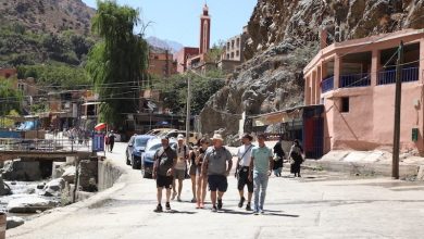 مهنيو الإرشاد السياحي في المغرب يحذرون من تفشي الابتزازات والنصب