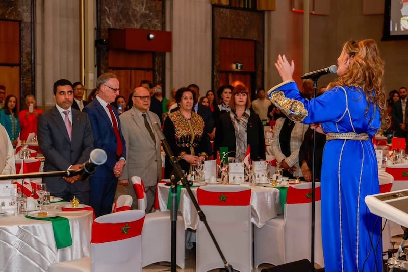 الفنانة العروسي تغني في البرلمان الكندي الفنانة العروسي تغني في البرلمان الكندي