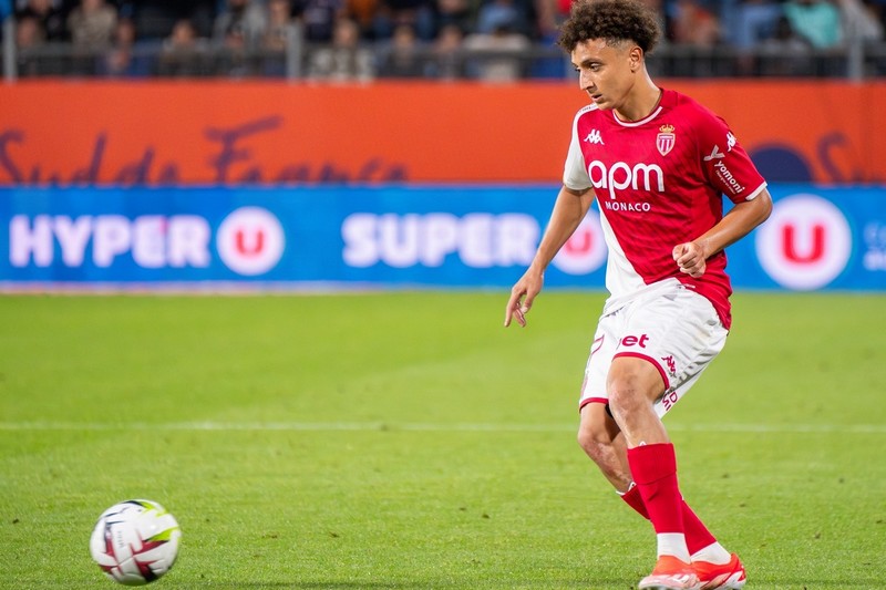 بن صغير يقترب من المنتخب الأولمبي بن صغير يقترب من المنتخب الأولمبي