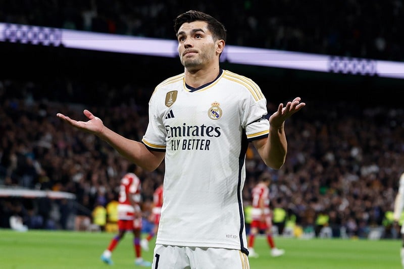 رادار نابولي الإيطالي يتابع خطى دياز دياز يأمل التتويج بلقب دوري أبطال أوروبا