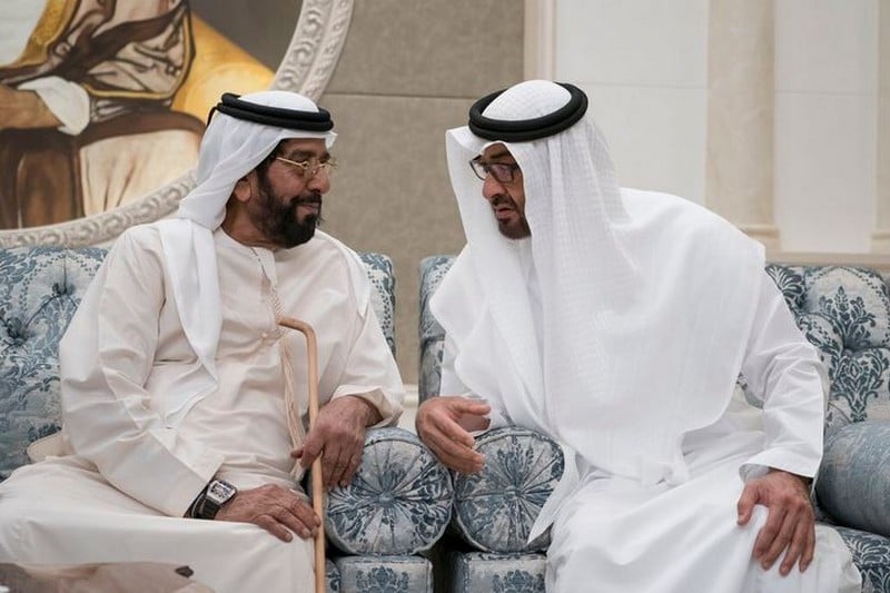 رئيس الإمارات ينعى الشيخ طحنون بن محمد رئيس الإمارات ينعى الشيخ طحنون بن محمد