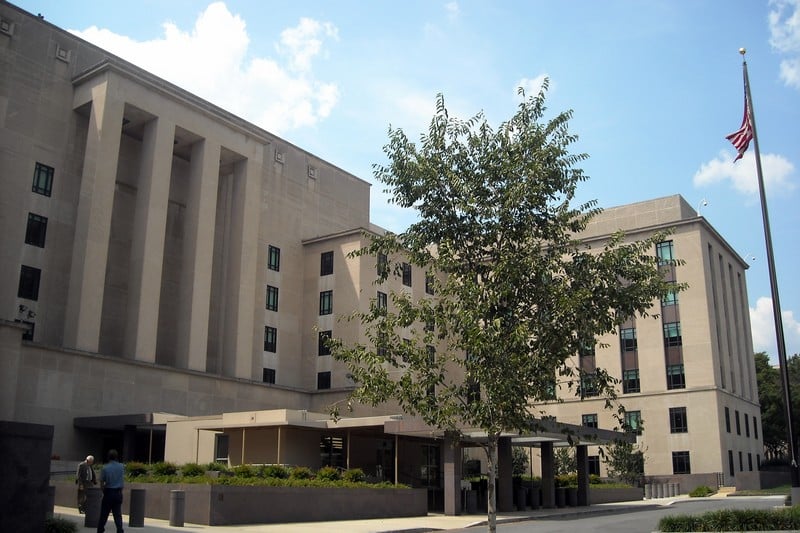 غزة تدفع مسؤولة أمريكية إلى الاستقالة