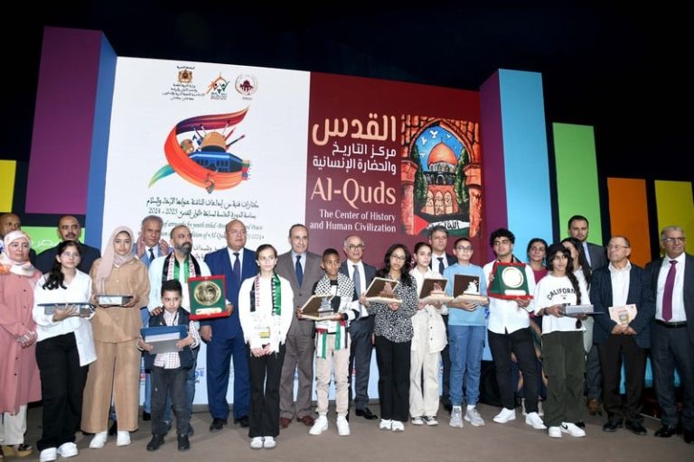 "ألوان القدس" تشع في معرض الكتاب