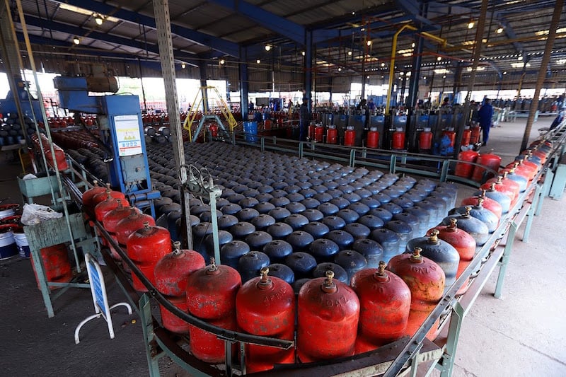 الحكومة تستعد لرفع سعر