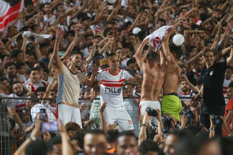 “الكاف” تدين أحداث لقاء الزمالك وبركان
