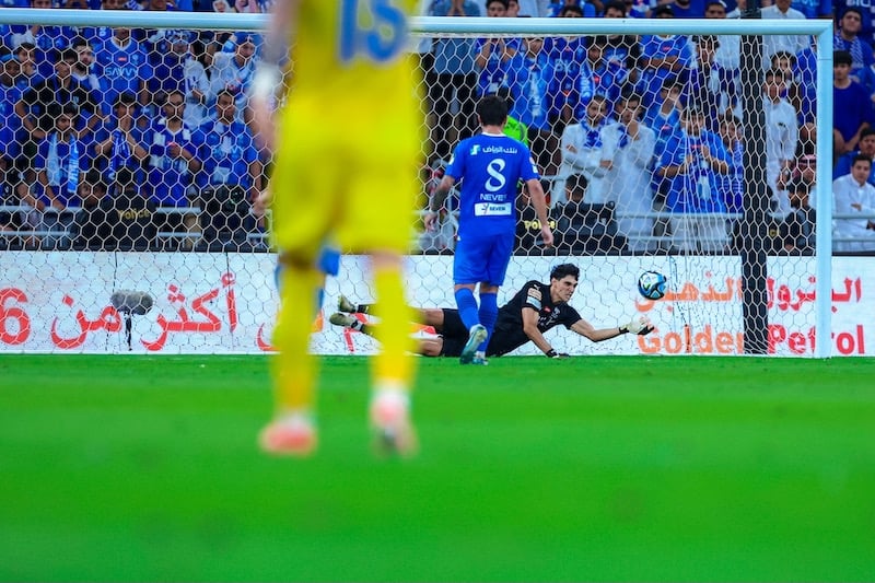 بونو يتوج الهلال بلقب كأس خادم الحرمين 