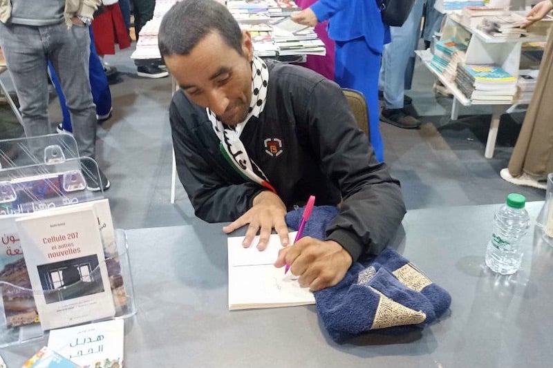 ترجمة تقدّم قصص "أوتنيل" بالفرنسية .. صوت الهامش الفريد يتحدى الإعاقة