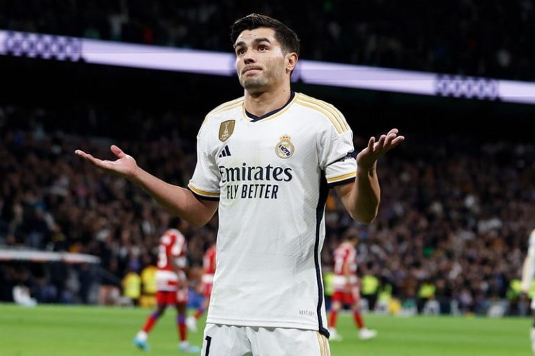 دياز يأمل التتويج بلقب دوري أبطال أوروبا