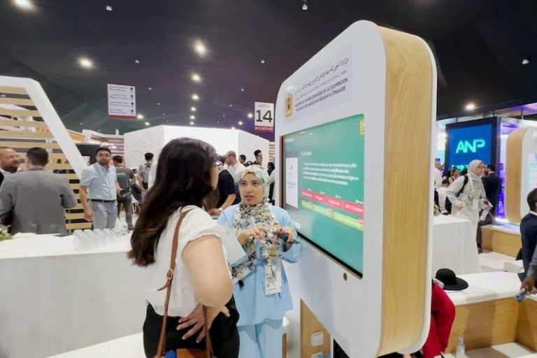 رواق الحكومة الإلكترونية يقرّب زوار